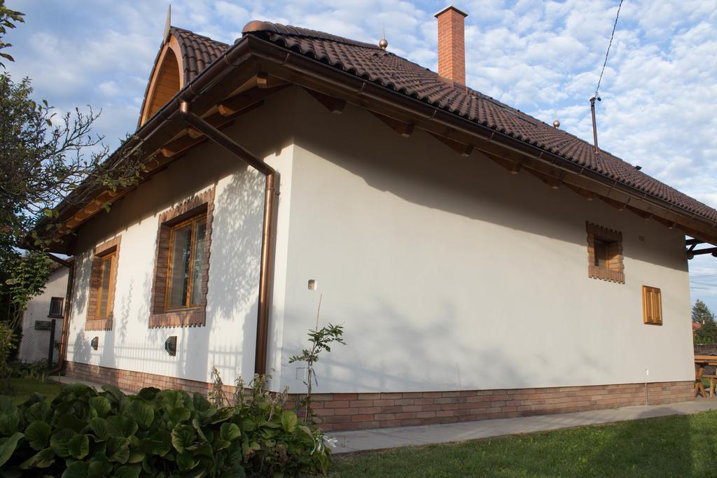 Villa Maximilian Balatonkeresztúr Exterior foto